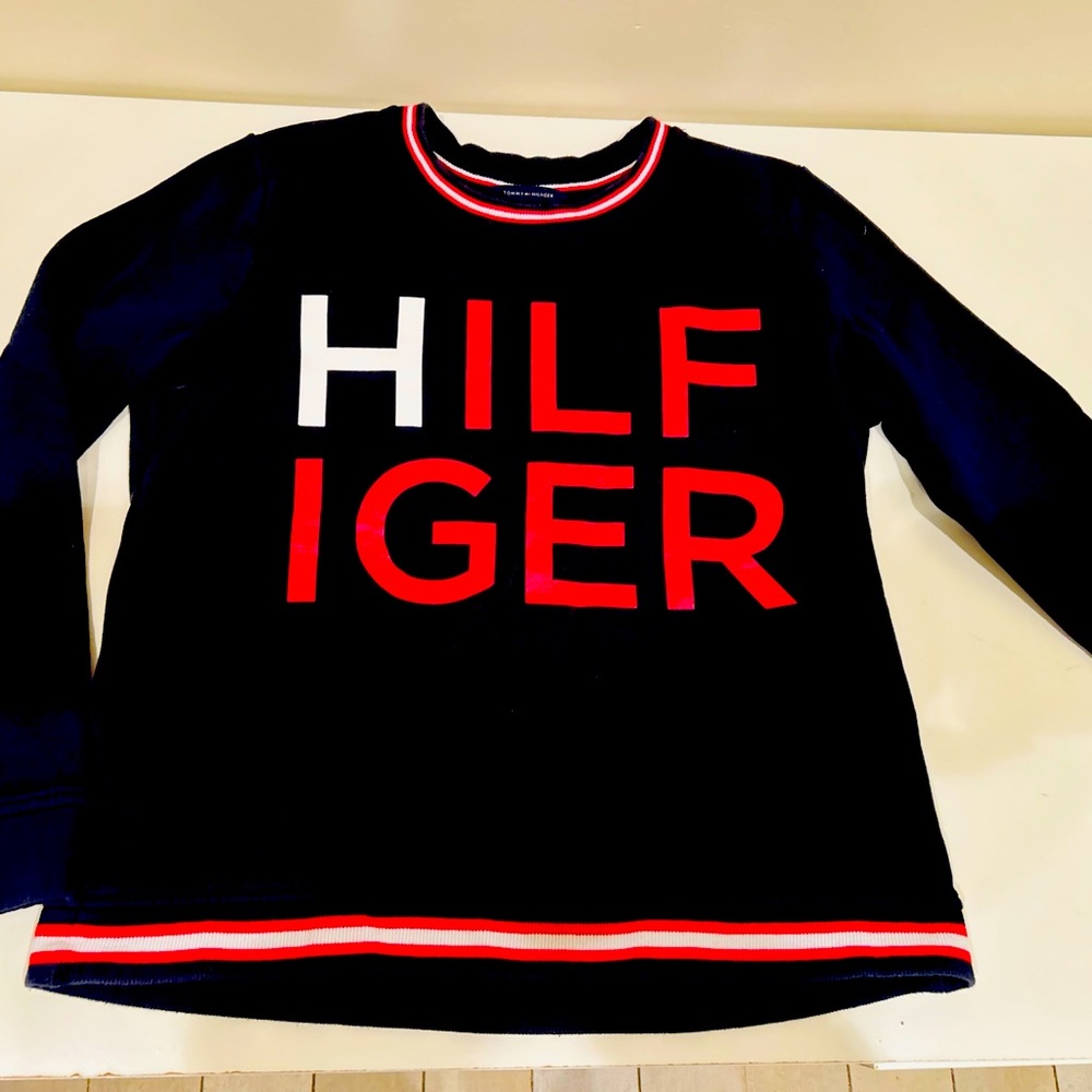 Tommy Hilfiger sweater in navy color size medium